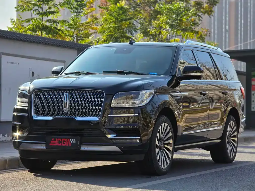 Lincoln Navigator — фото 1