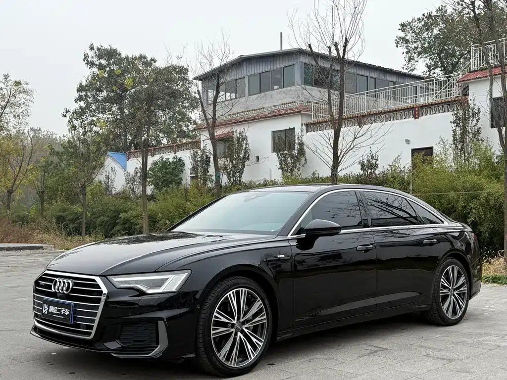 Audi A6L — фото 1