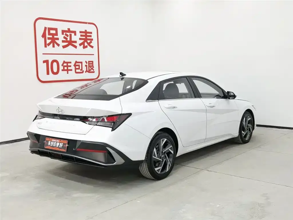 Hyundai Elantra — фото 2
