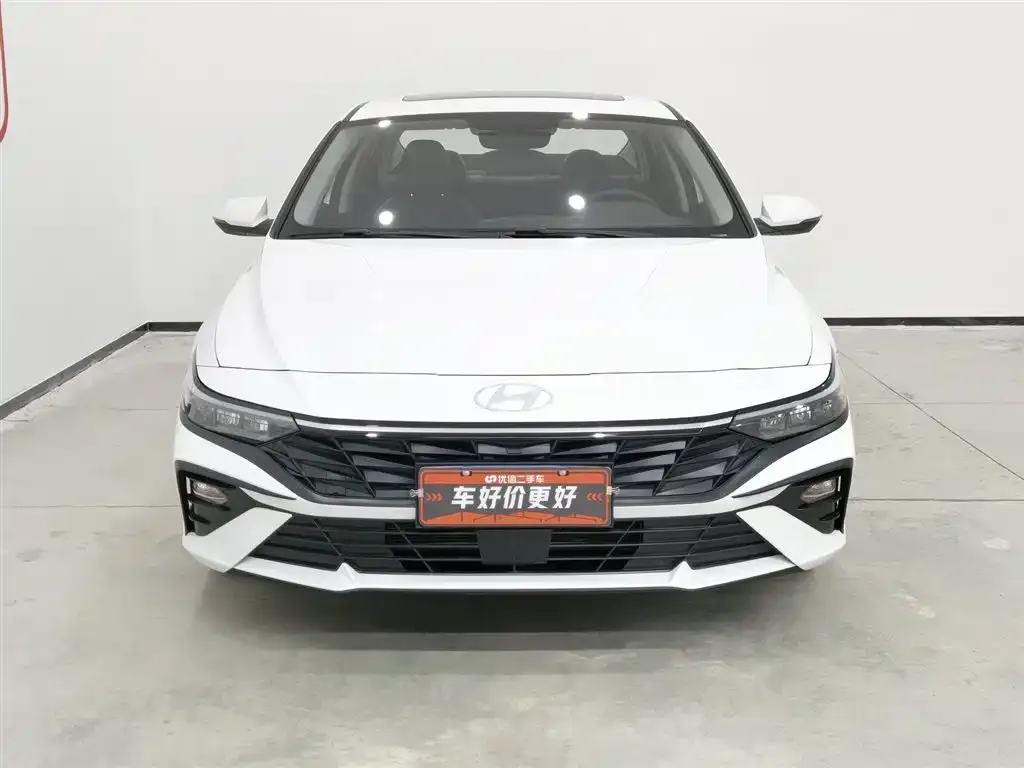 Hyundai Elantra — фото 3