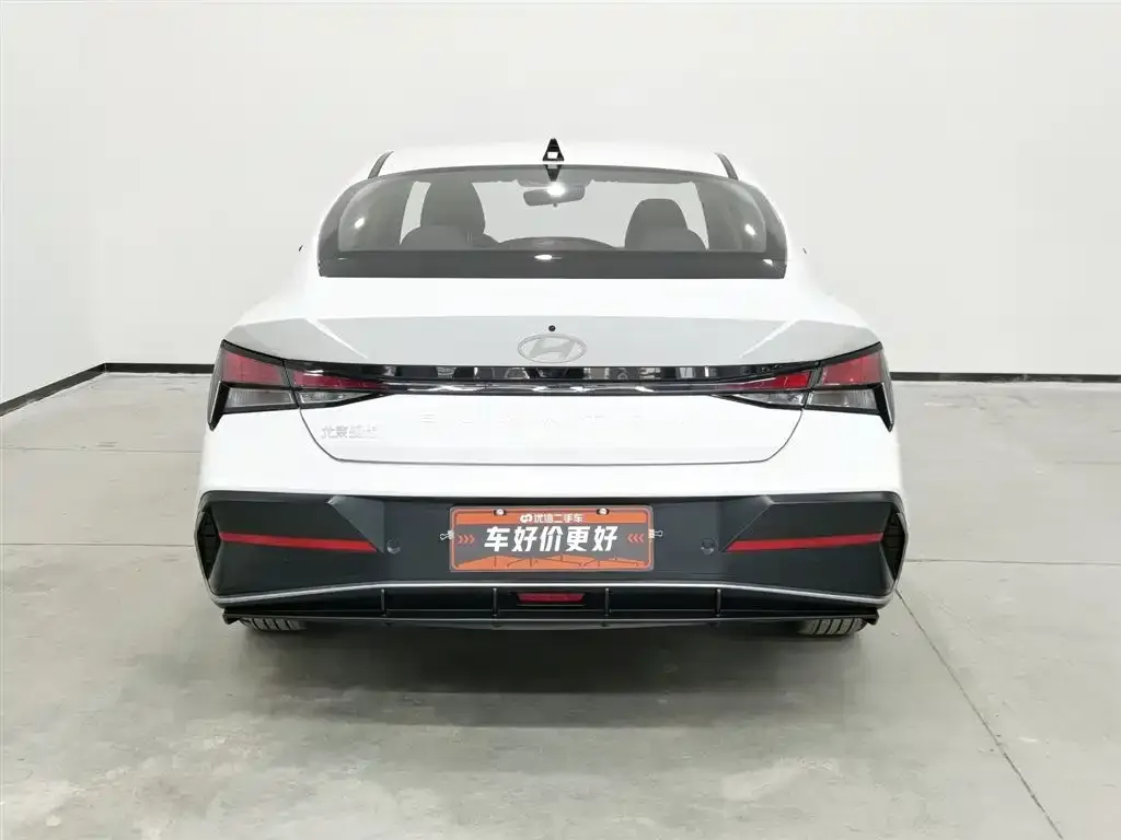 Hyundai Elantra — фото 4