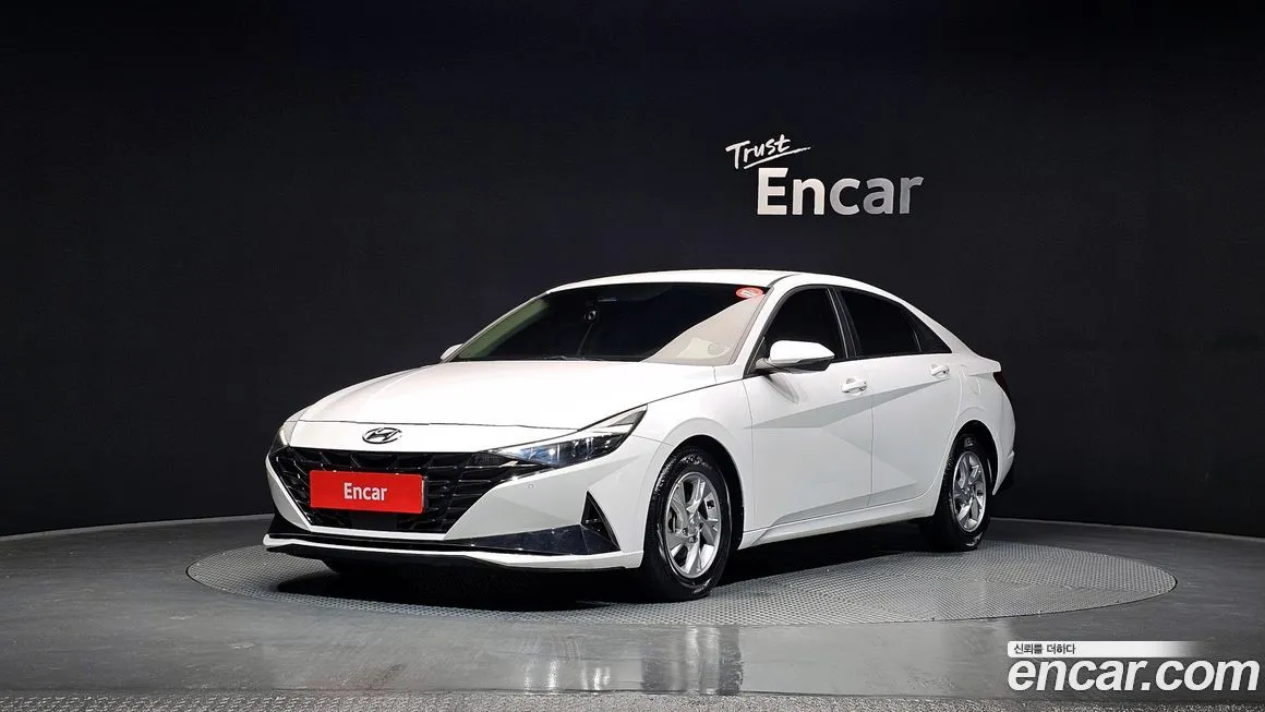 Hyundai AVANTE — фото 1