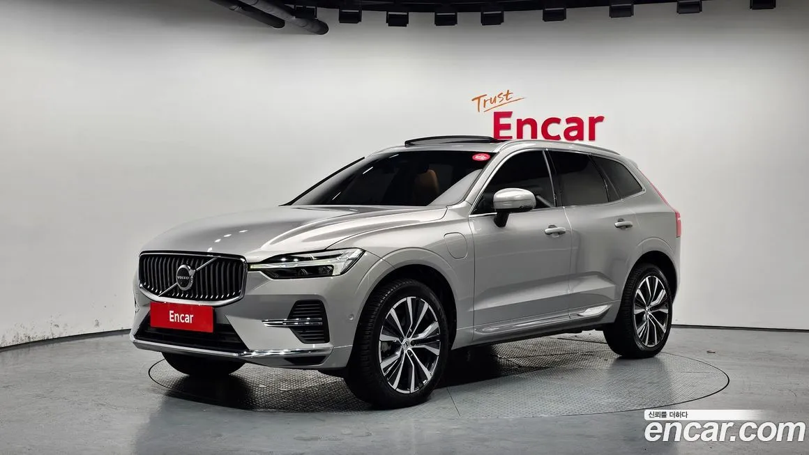 Volvo XC60 — фото 1