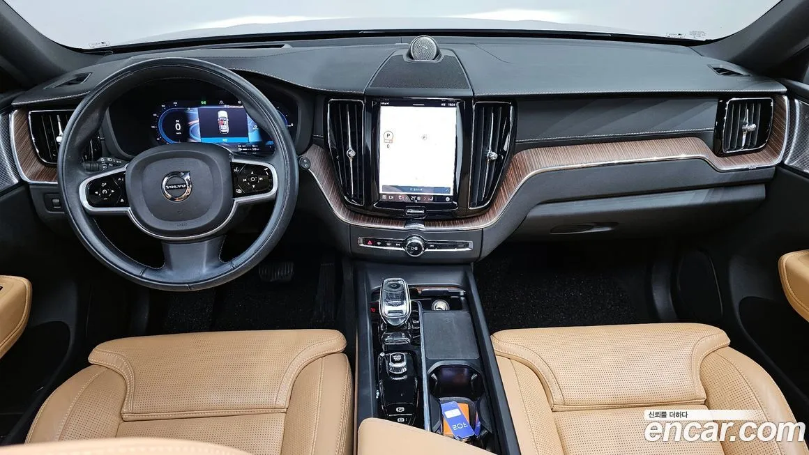 Volvo XC60 — фото 7