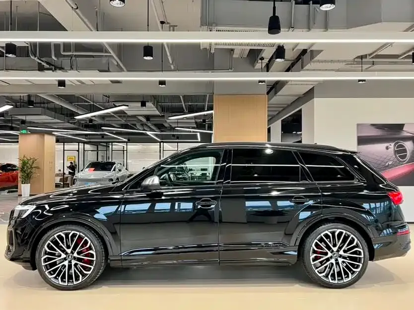 Audi SQ7 — фото 4
