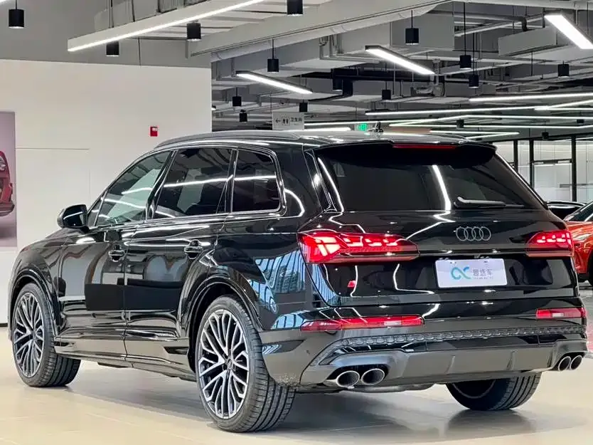 Audi SQ7 — фото 5