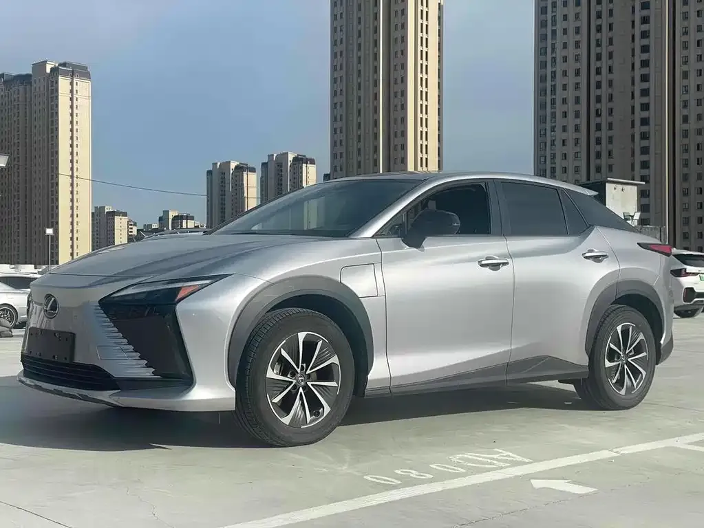 Lexus RZ — фото 1
