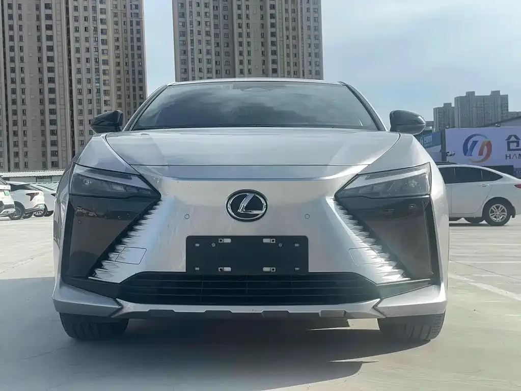 Lexus RZ — фото 2