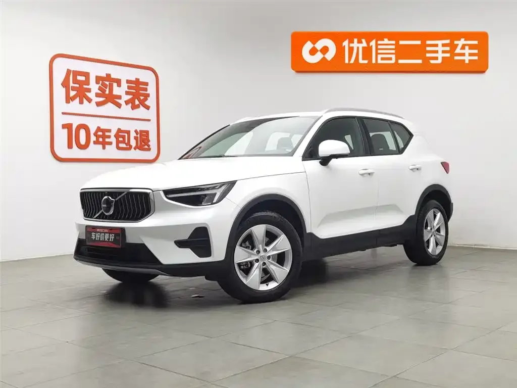Volvo XC40 — фото 1