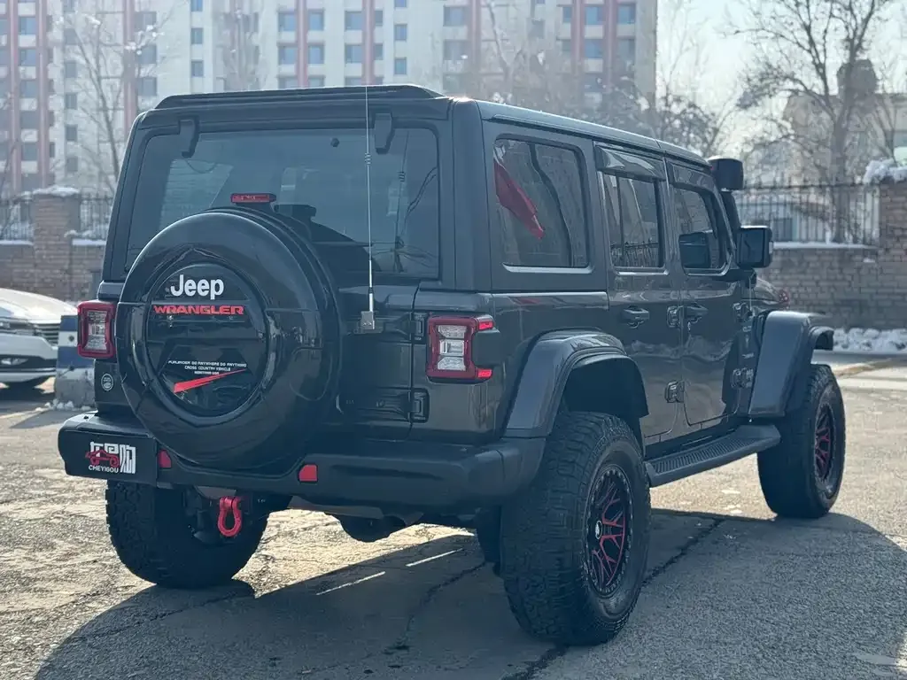 Jeep Wrangler — фото 8