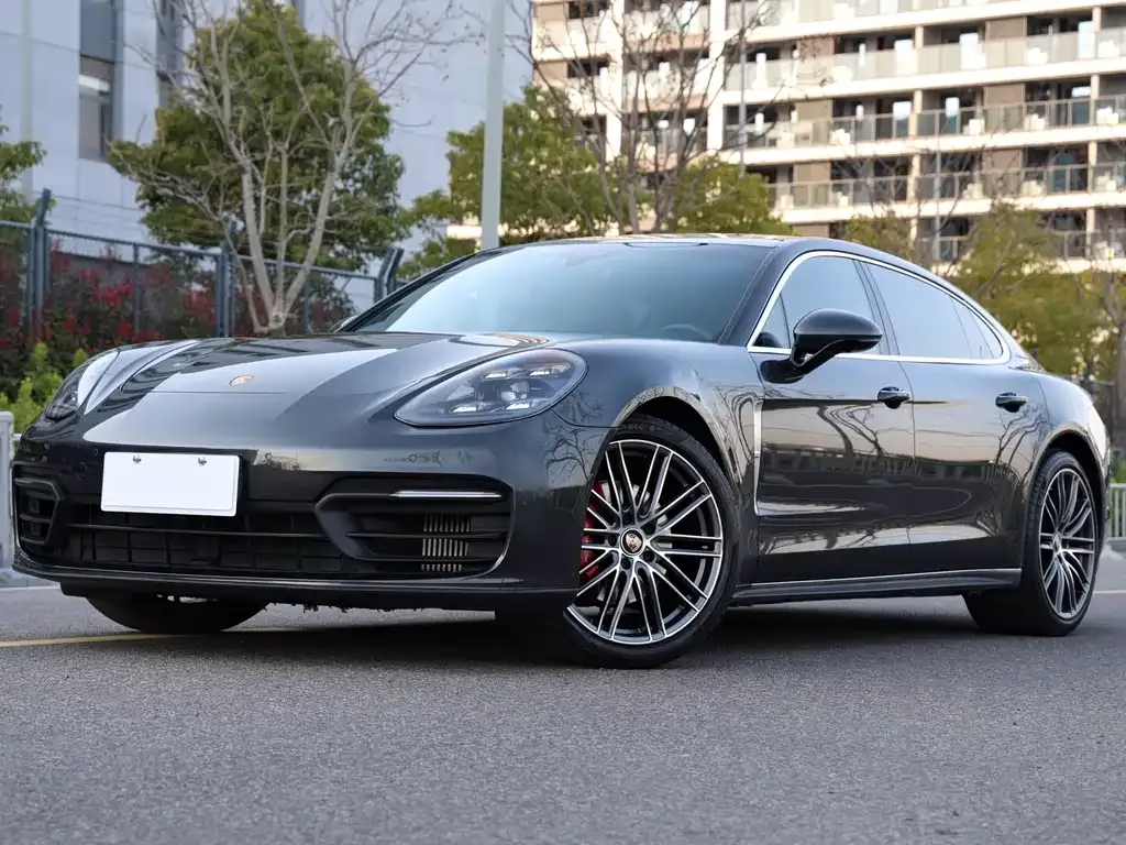 Porsche Panamera — фото 1