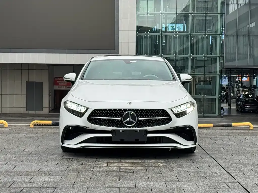 Mercedes-Benz CLS — фото 1