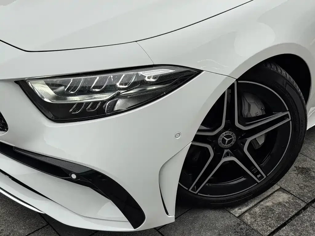 Mercedes-Benz CLS — фото 4