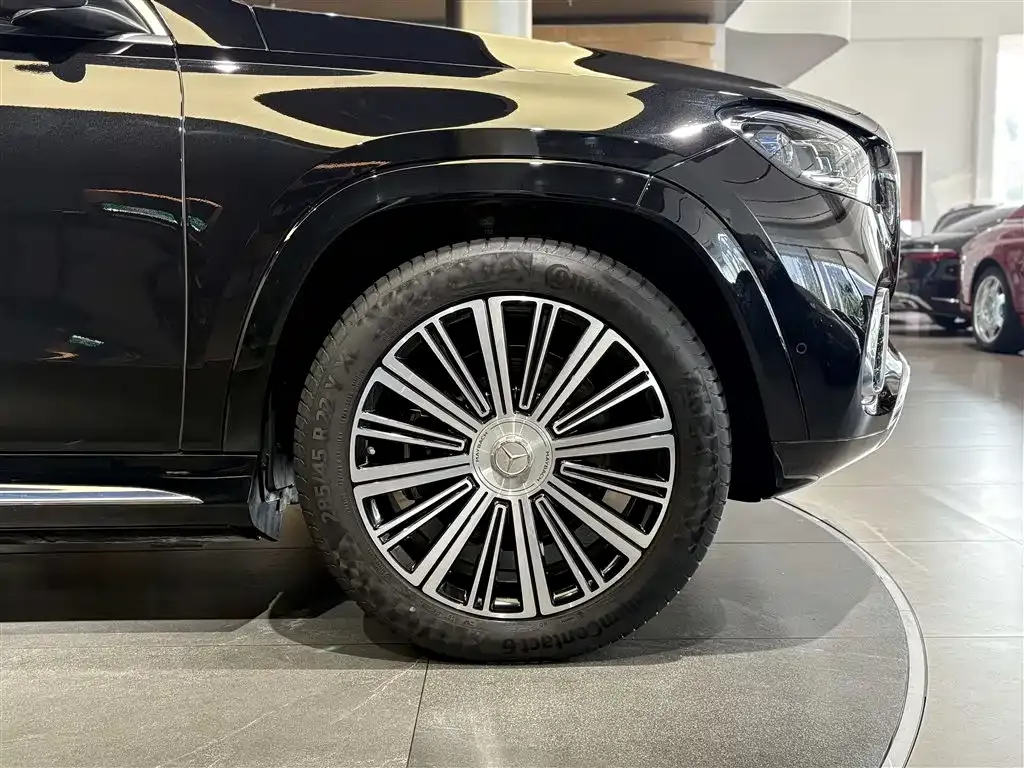 Mercedes-Benz GLS — фото 8