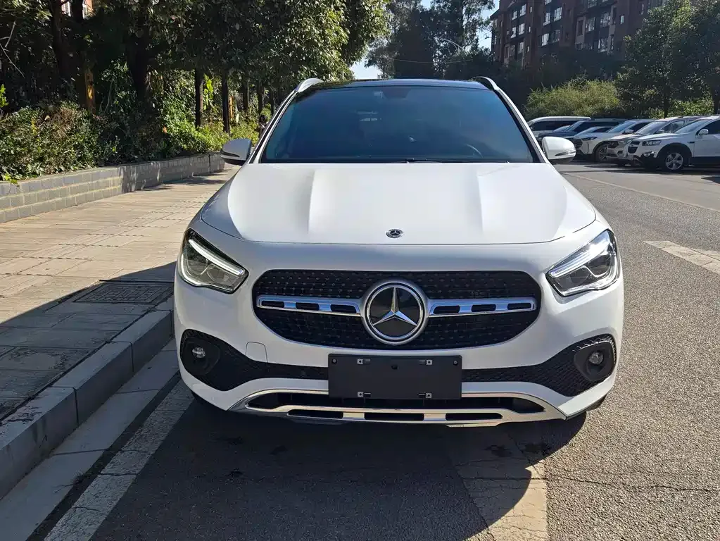 Mercedes-Benz GLA — фото 1