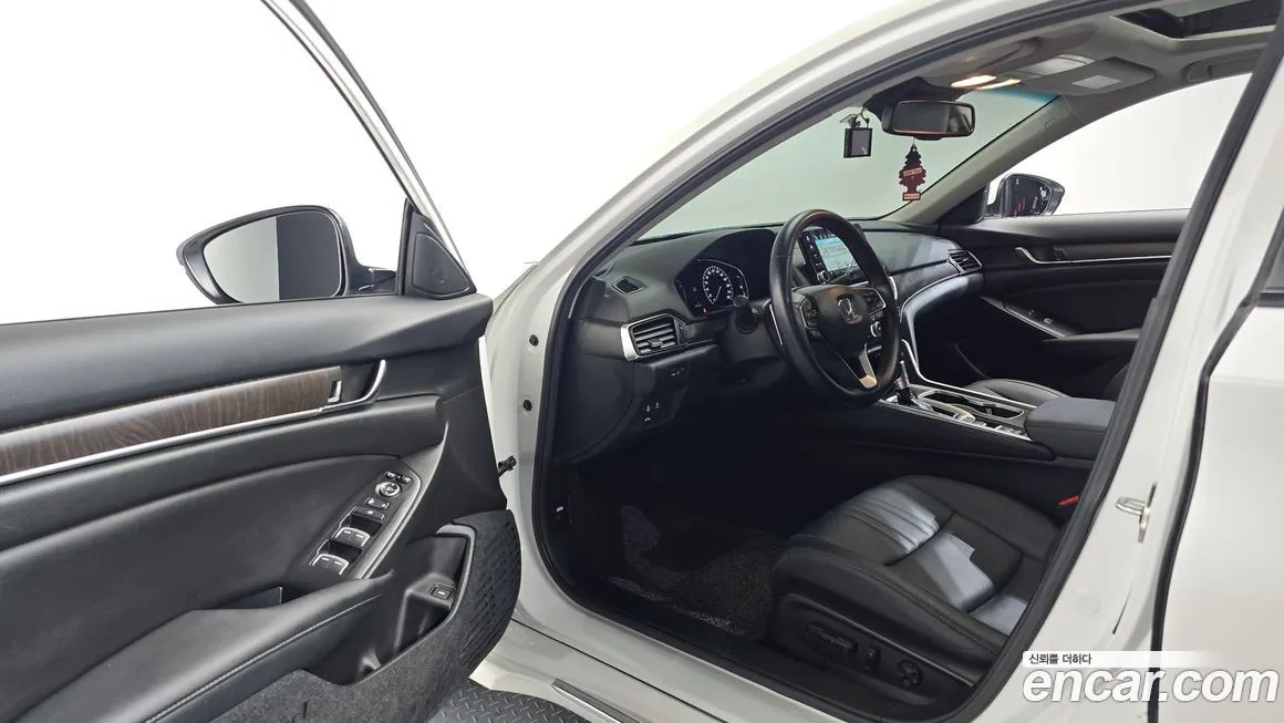 Honda Accord — фото 10