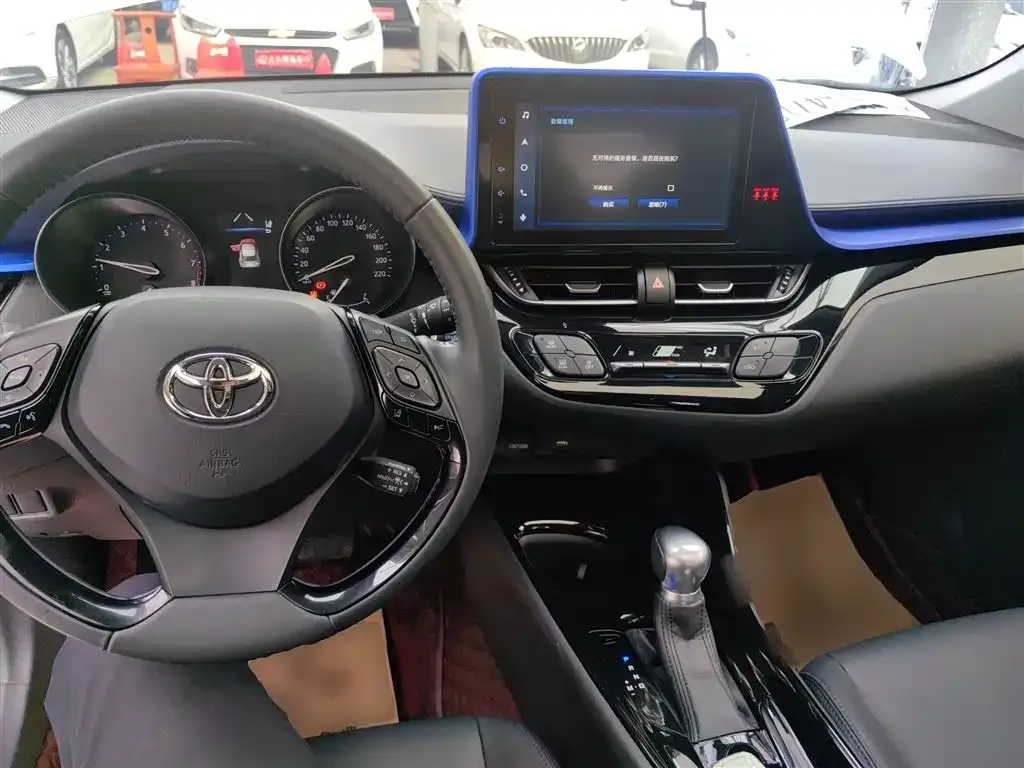 Toyota C-HR — фото 10