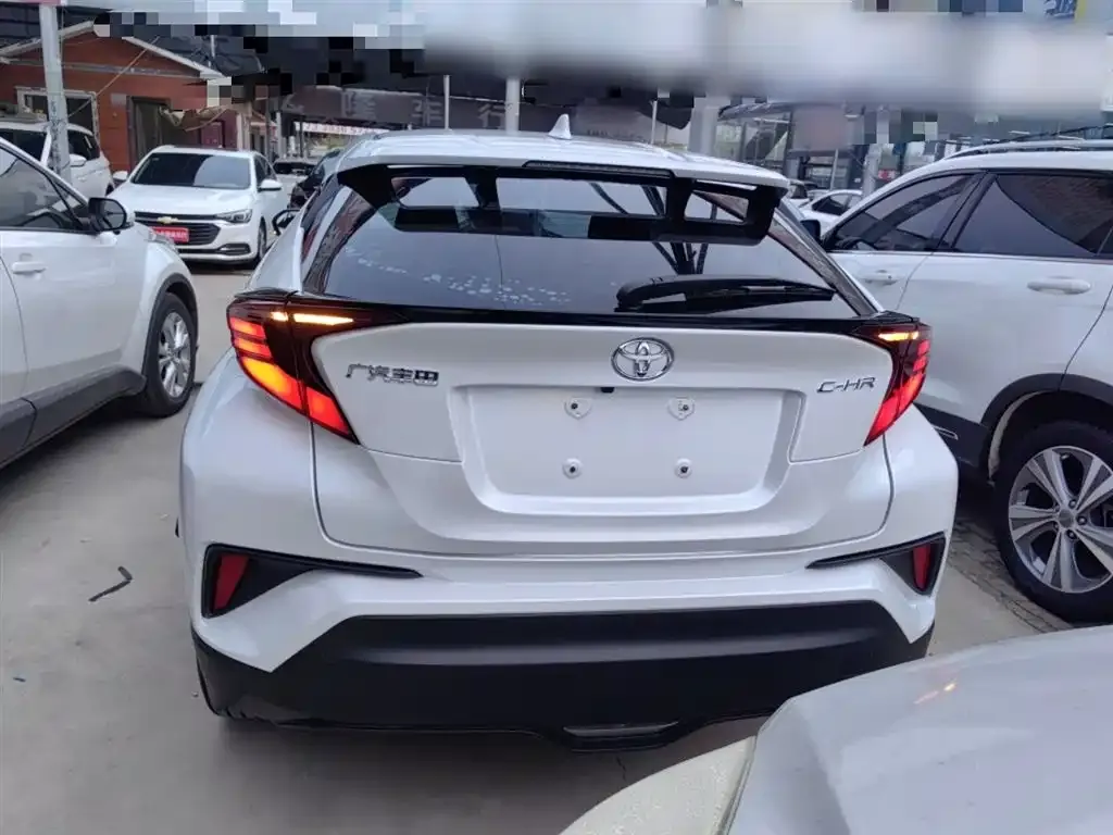 Toyota C-HR — фото 6