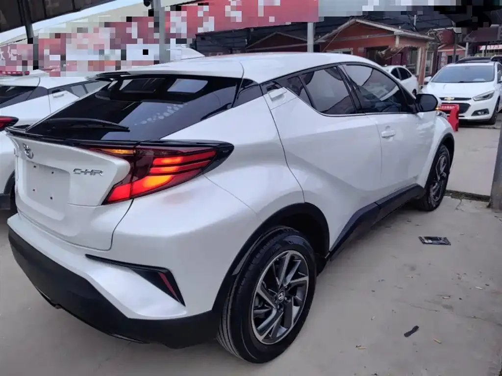 Toyota C-HR — фото 7