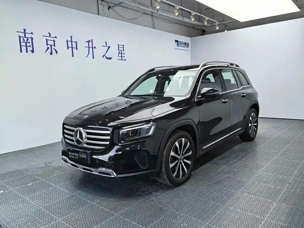 Mercedes-Benz GLB — фото 1