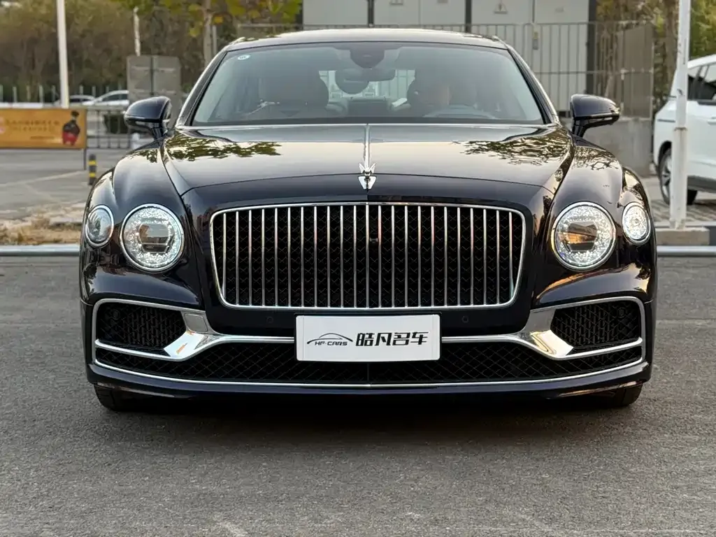 Bentley Flying Spur — фото 8