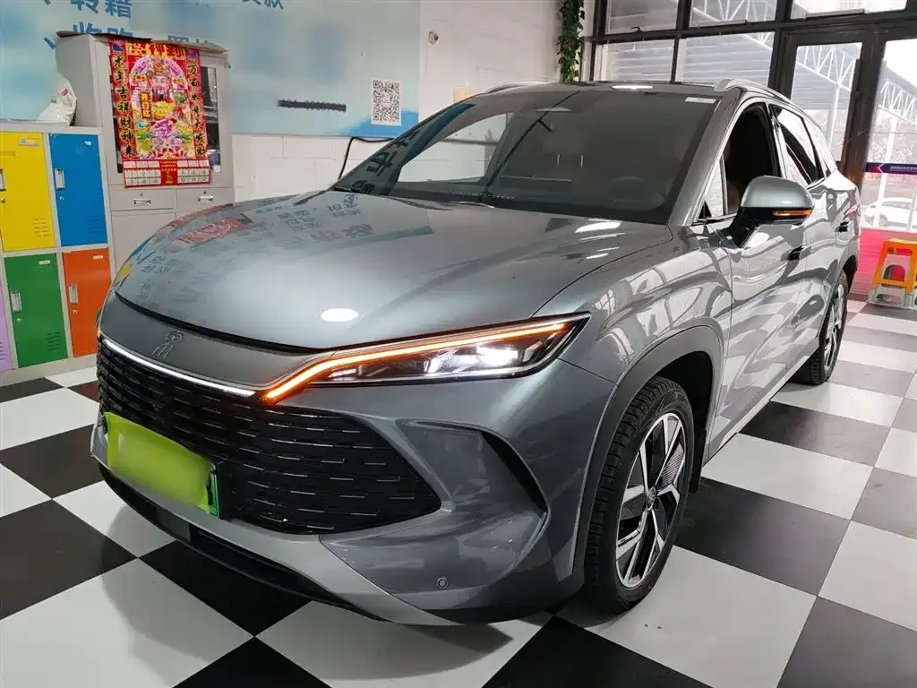 BYD L DM-i — фото 1