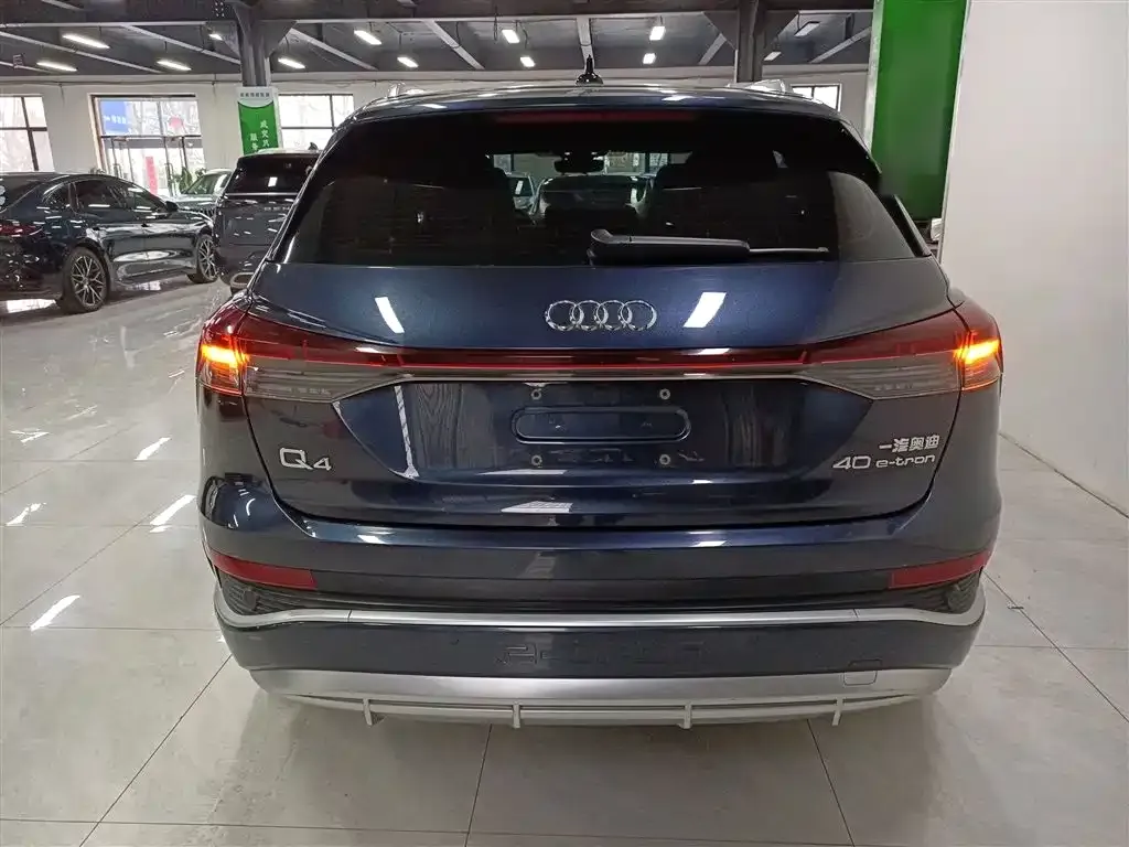 Audi Q4 e-tron — фото 6