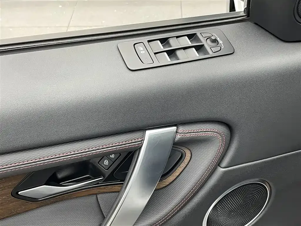 Land Rover Discovery Sport — фото 10
