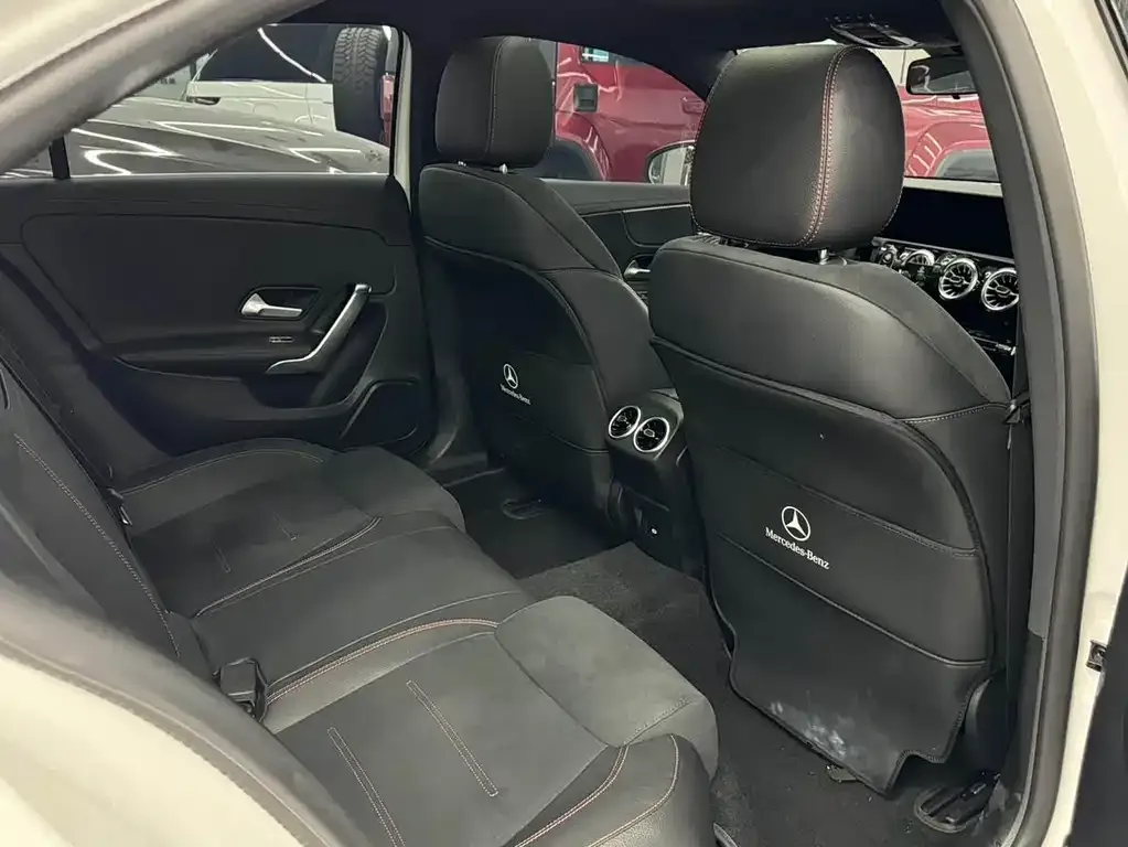 Mercedes-Benz A-Class — фото 10