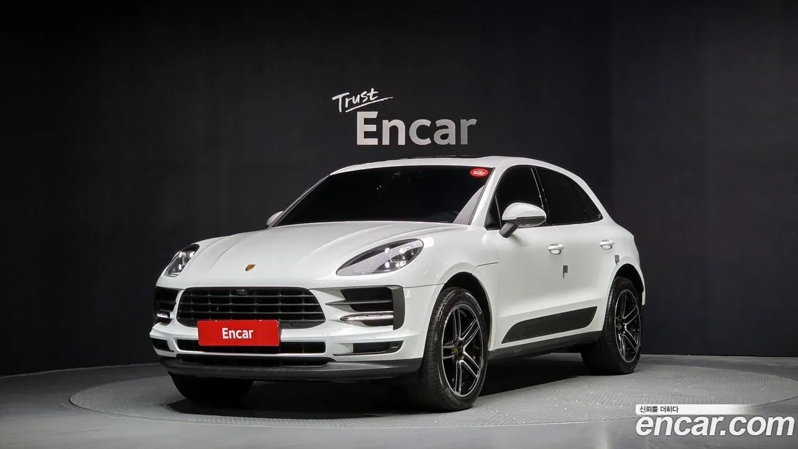 Porsche Macan — фото 1