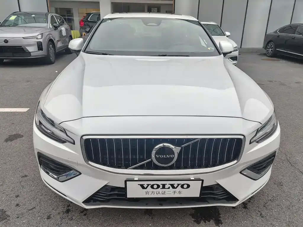 Volvo S60 — фото 3