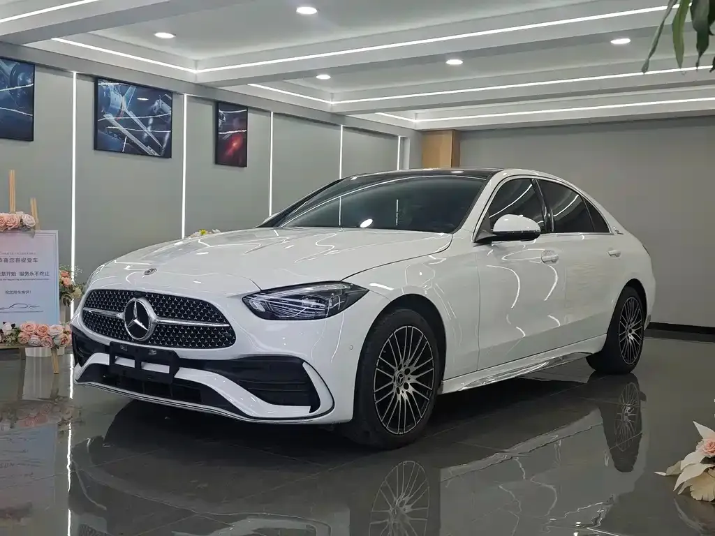 Mercedes-Benz C-Class — фото 1