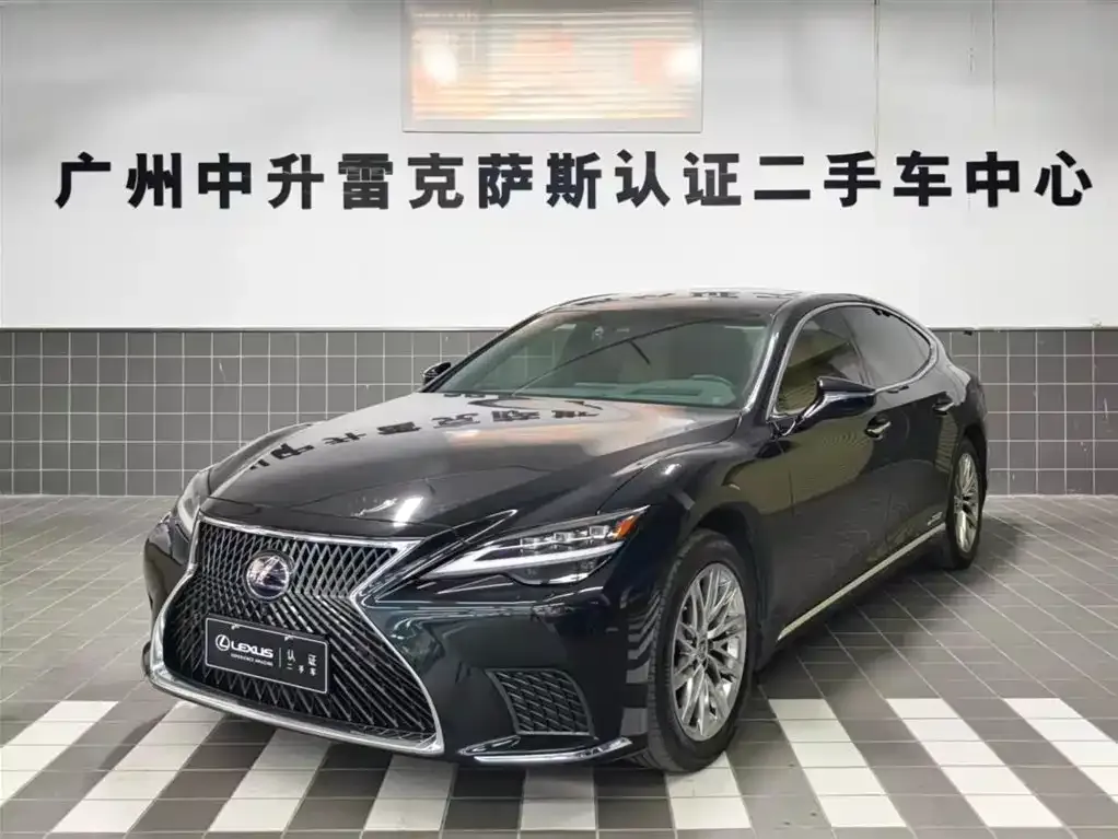 Lexus LS — фото 1