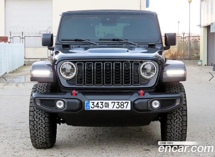 Jeep Wrangler — фото 1