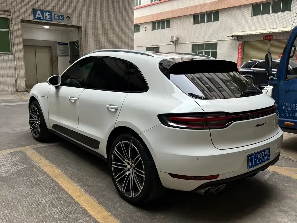 Porsche Macan — фото 9