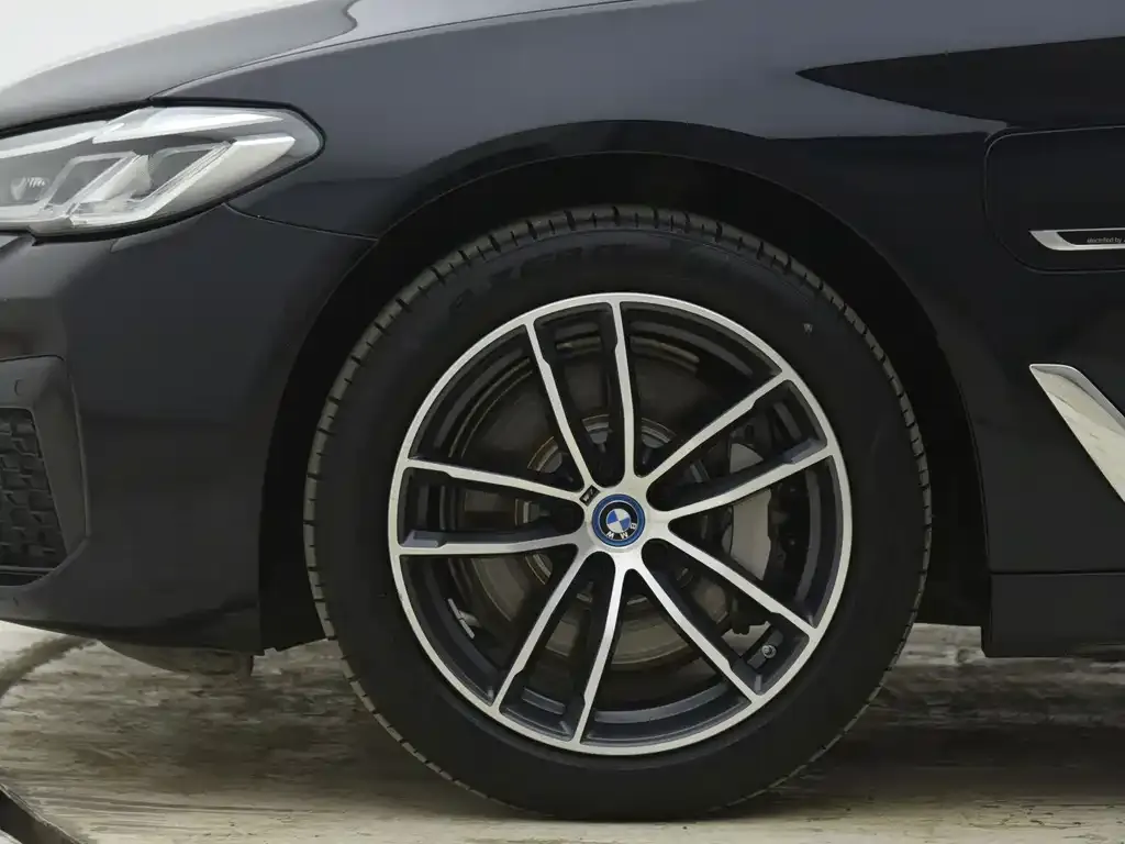 BMW 5 Series New Energy — фото 5