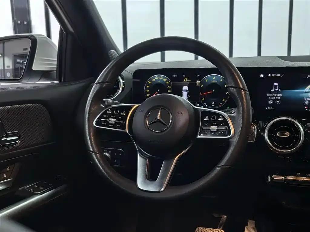 Mercedes-Benz GLA — фото 9