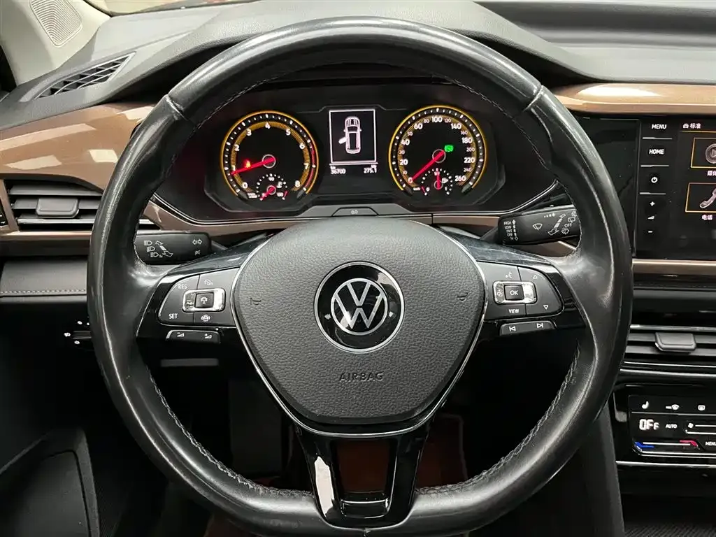 Volkswagen Tharu — фото 3