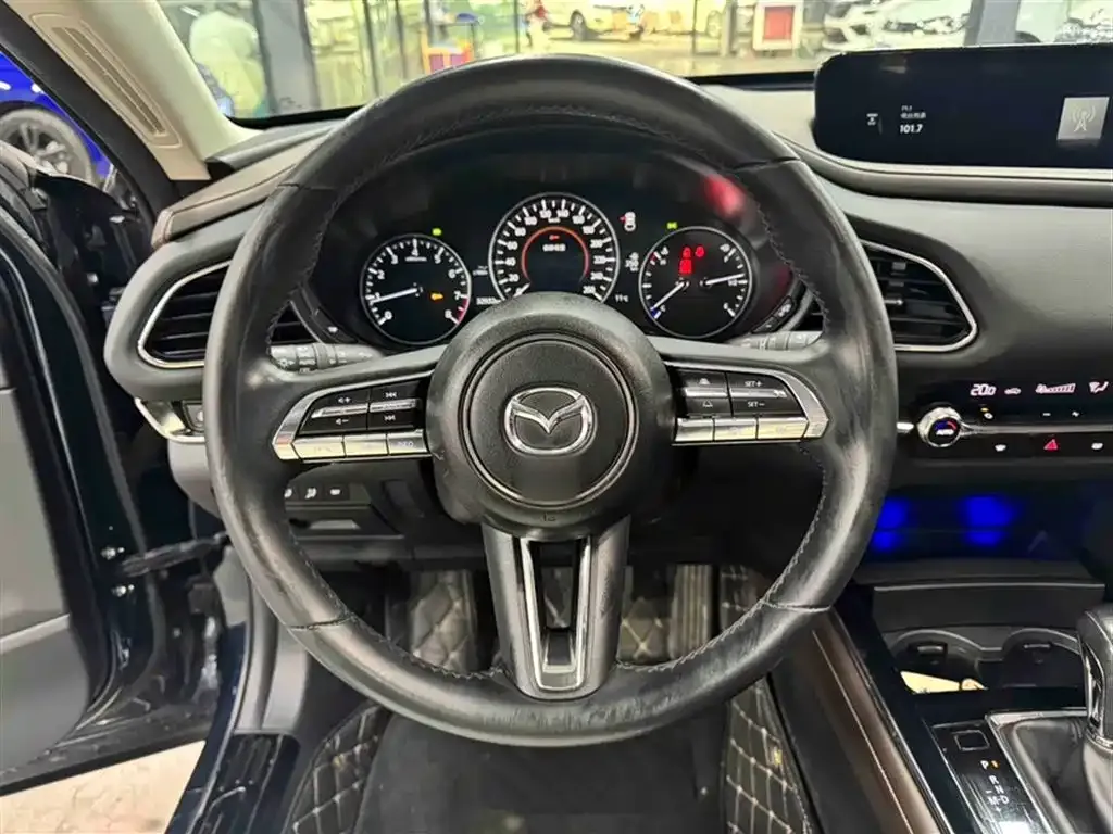 Mazda CX-30 — фото 10