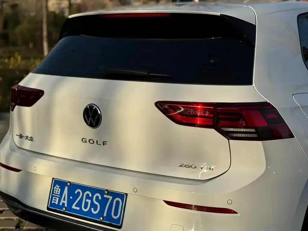Volkswagen Golf — фото 10