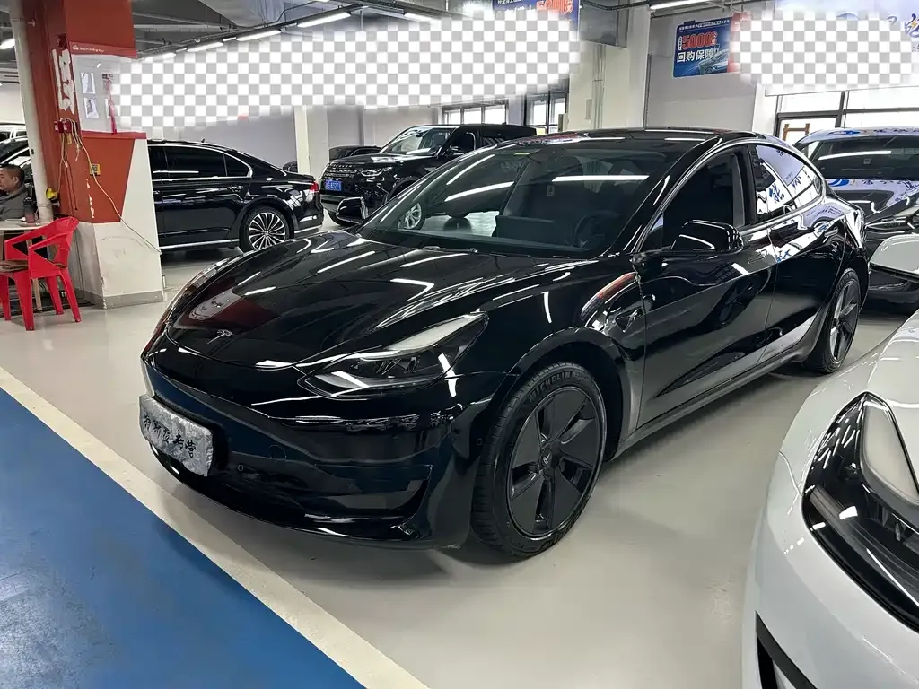 Tesla Model 3 — фото 1