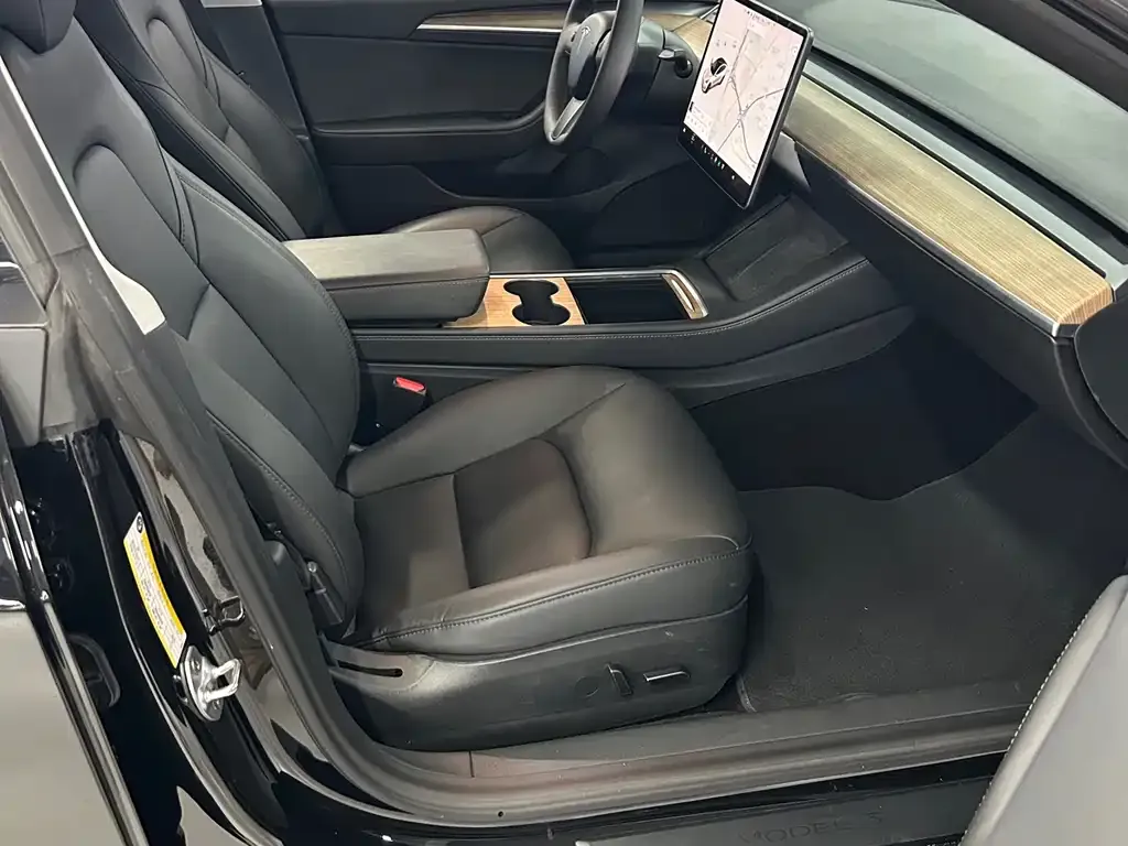 Tesla Model 3 — фото 10