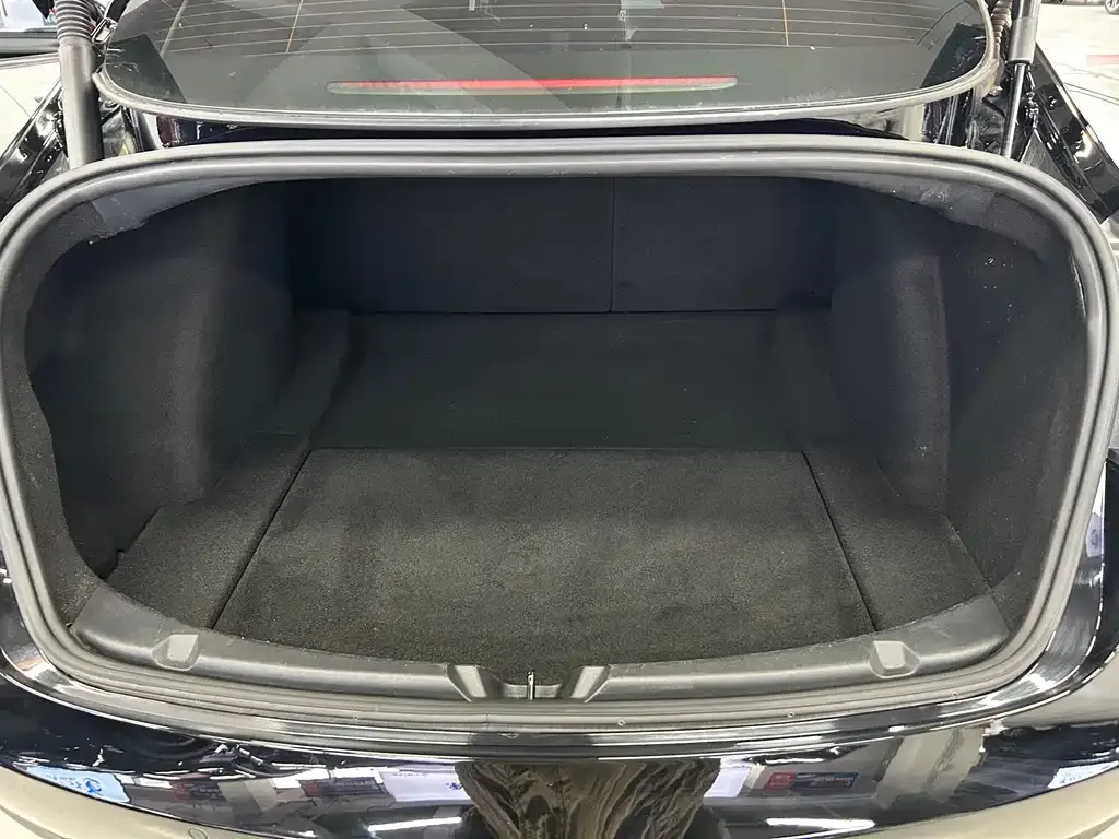 Tesla Model 3 — фото 9