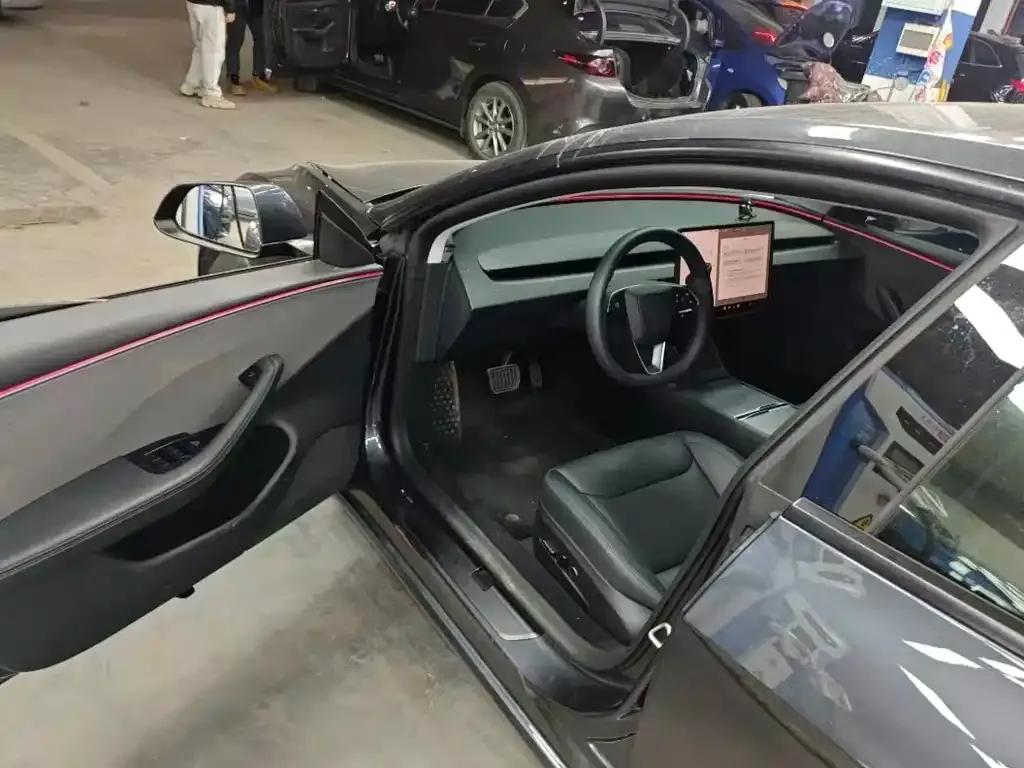 Tesla Model 3 — фото 2