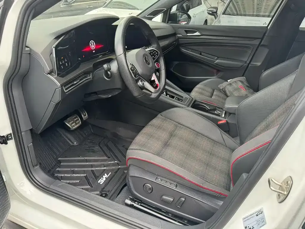 Volkswagen Golf GTI — фото 4