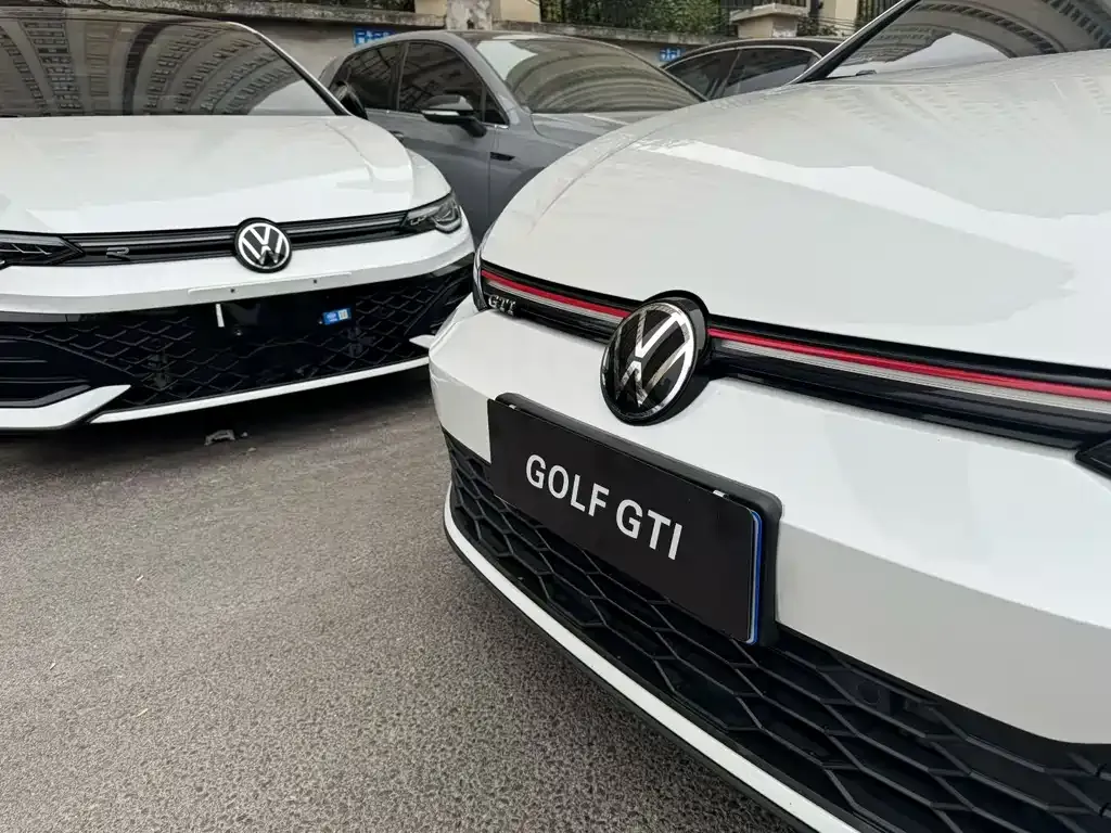 Volkswagen Golf GTI — фото 9