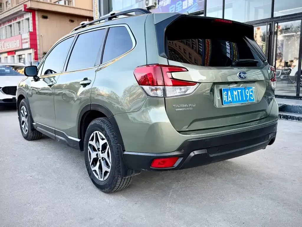 Subaru Forester — фото 4