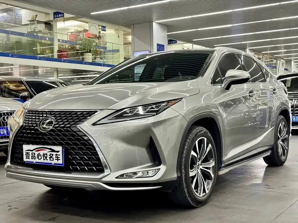 Lexus RX — фото 1