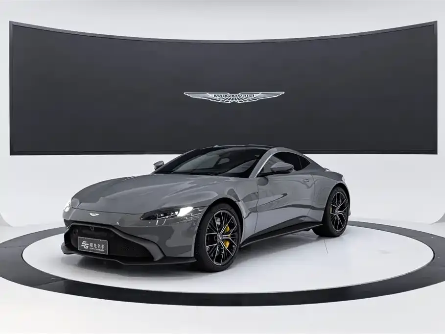 Aston Martin V8 Vantage — фото 1