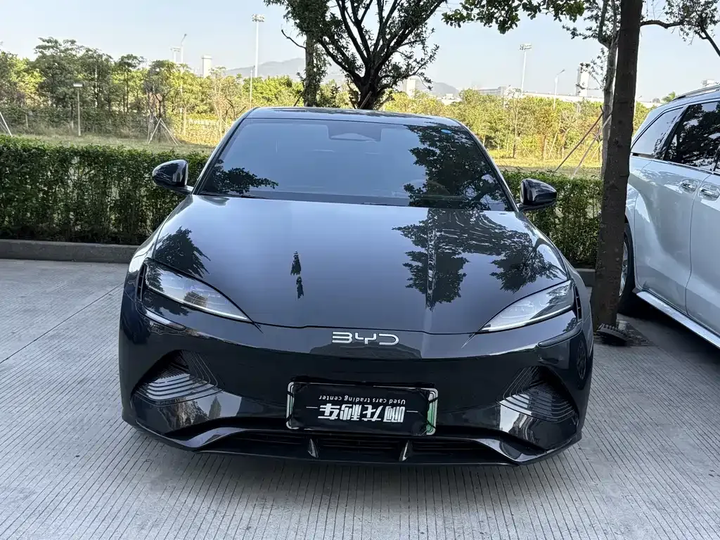 BYD Seal — фото 2